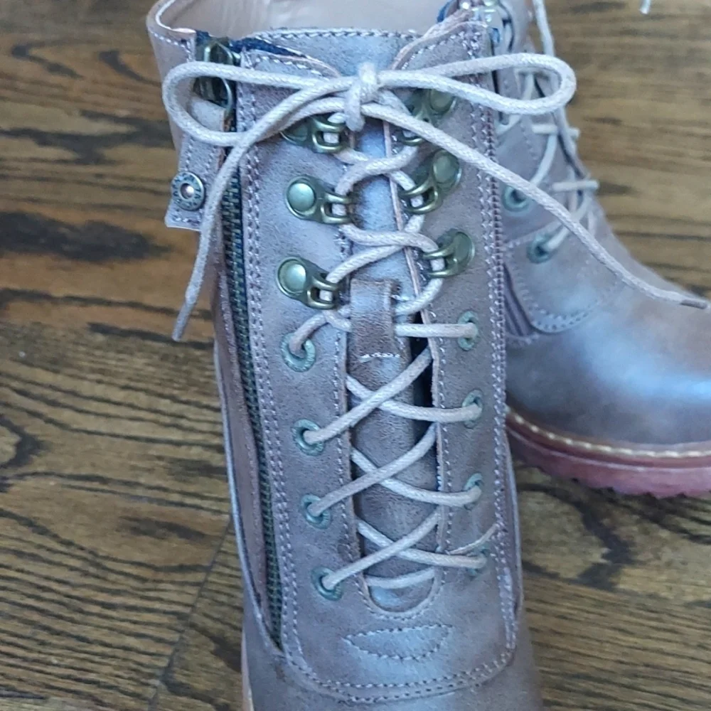 Lace-up ankle bootie with zipper closure - brown/taupe - size 7